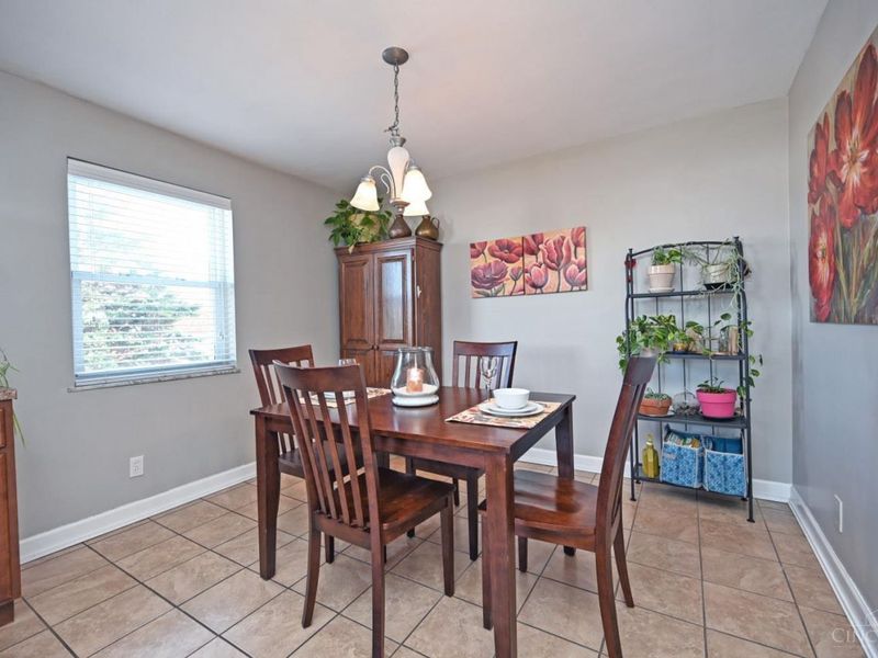 5722 Kroegermount Drive, Cincinnati, OH 45239 Photo 12