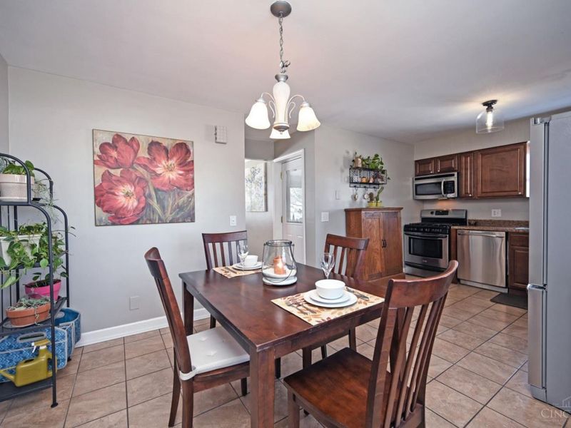 5722 Kroegermount Drive, Cincinnati, OH 45239 Photo 13