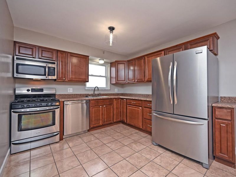 5722 Kroegermount Drive, Cincinnati, OH 45239 Photo 16