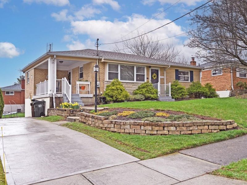 5722 Kroegermount Drive, Cincinnati, OH 45239 Photo 2