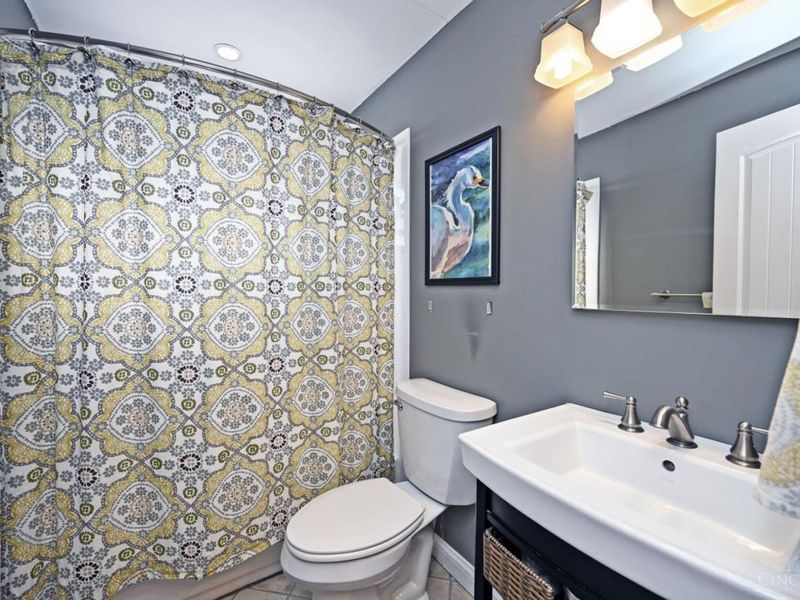 5722 Kroegermount Drive, Cincinnati, OH 45239 Photo 20