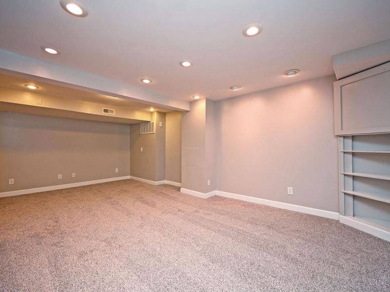 5722 Kroegermount Drive, Cincinnati, OH 45239 Photo 27