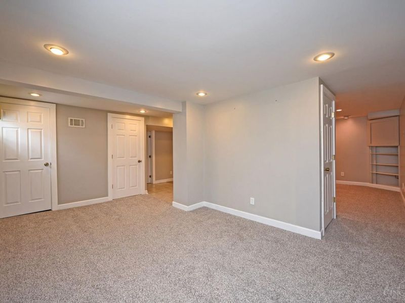5722 Kroegermount Drive, Cincinnati, OH 45239 Photo 31