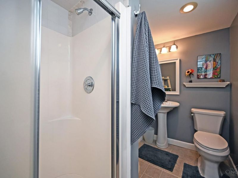 5722 Kroegermount Drive, Cincinnati, OH 45239 Photo 33