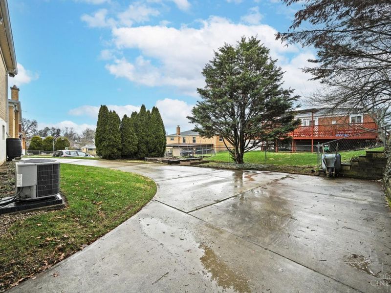 5722 Kroegermount Drive, Cincinnati, OH 45239 Photo 37