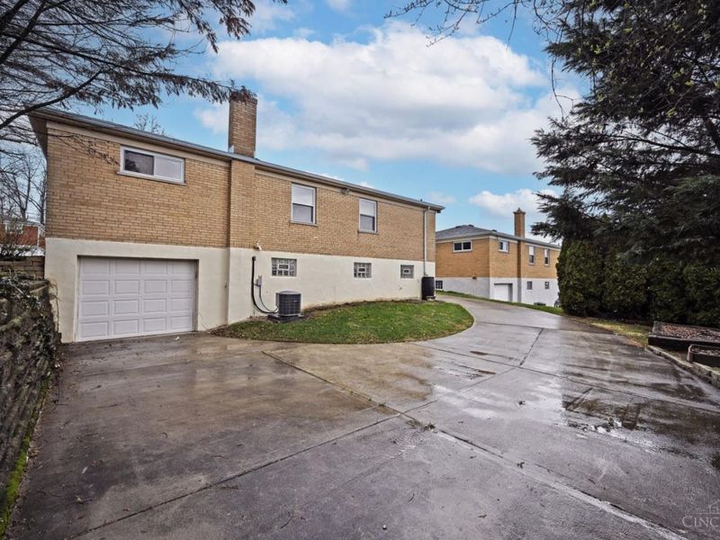 5722 Kroegermount Drive, Cincinnati, OH 45239 Photo 38