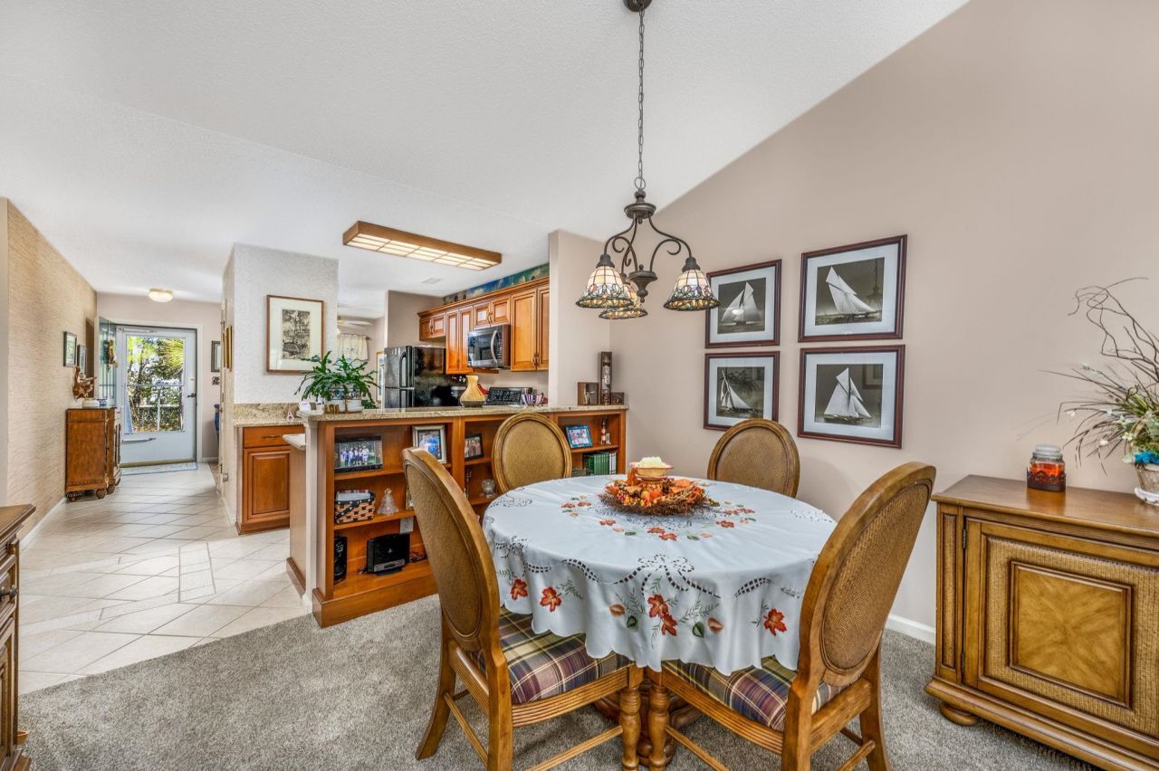 870 Fairway Dr. Photo 10