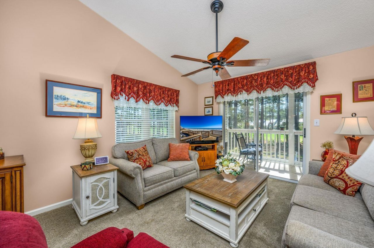 870 Fairway Dr. Photo 13