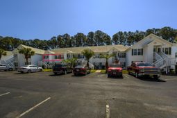 870 Fairway Dr. photo 4