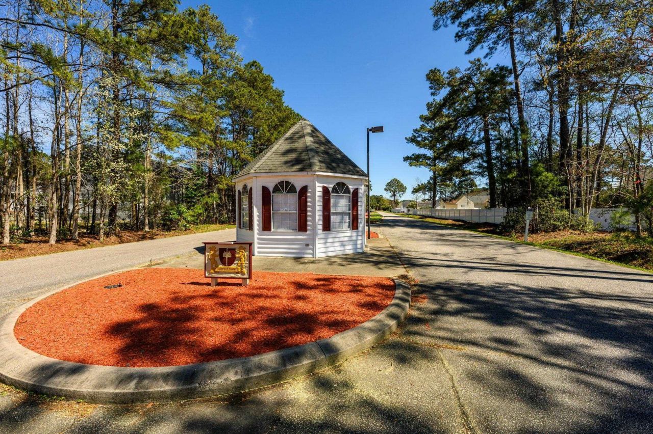 870 Fairway Dr. Photo 33