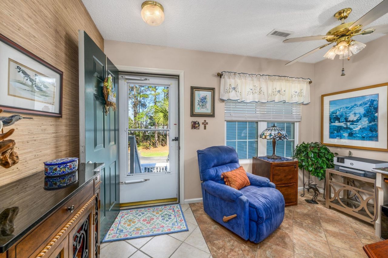 870 Fairway Dr. Photo 5