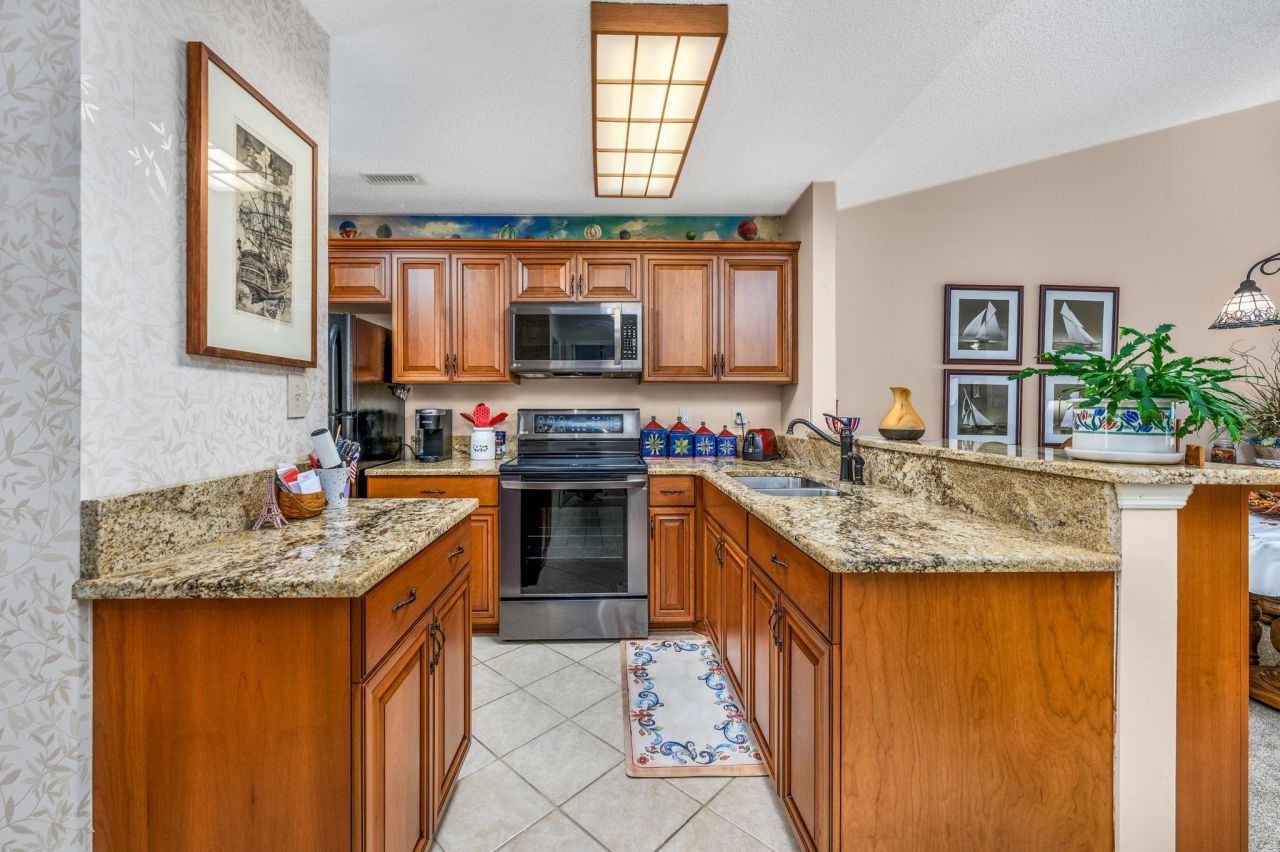 870 Fairway Dr. Photo 7