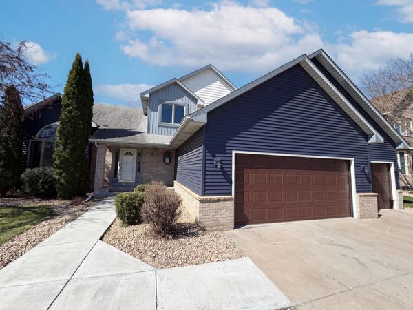 8433 Upland Lane N, Maple Grove, MN 55311