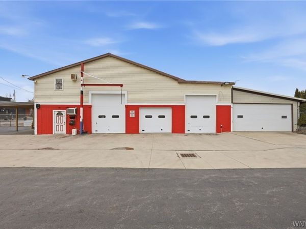 2910 Louisiana Avenue, Niagara Falls, NY 14305