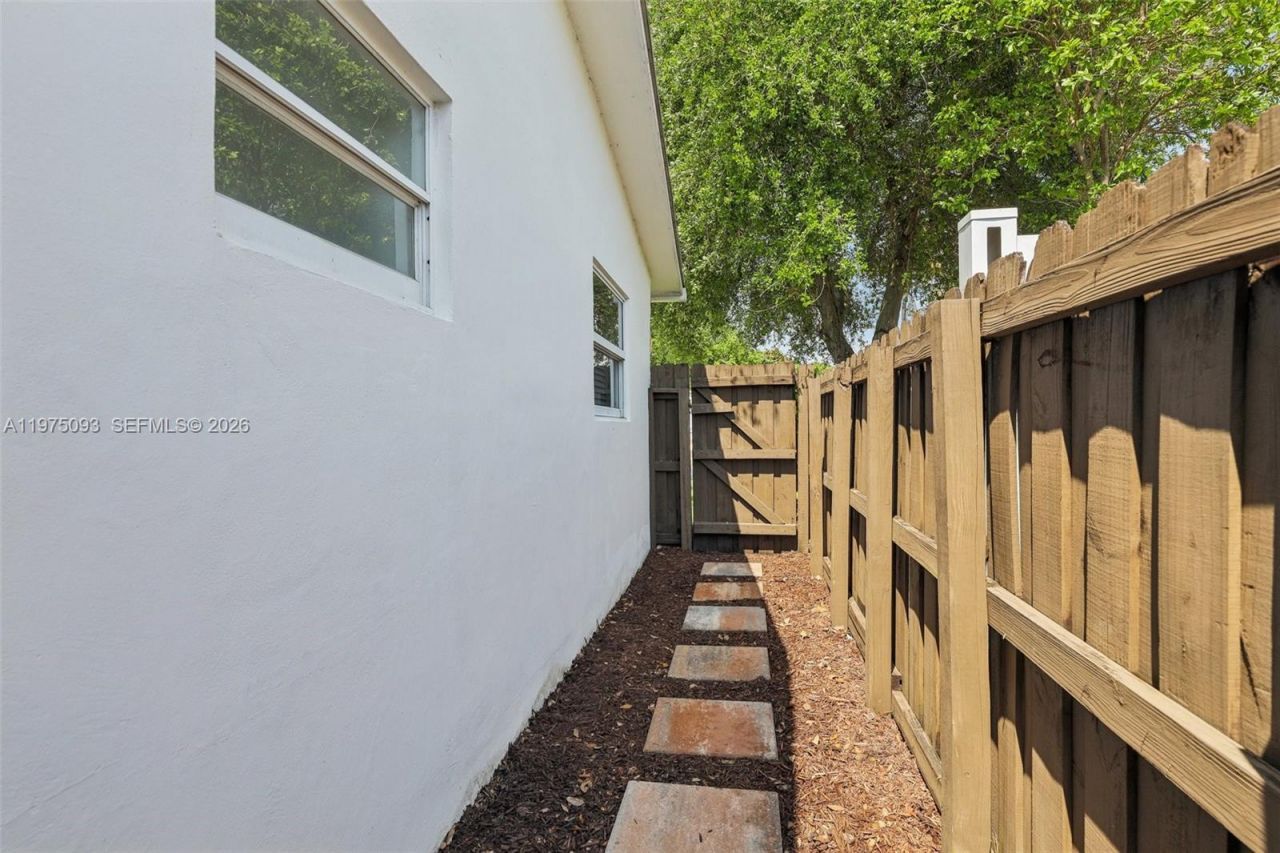 6326 Dawson St, Hollywood, FL 33023 Photo