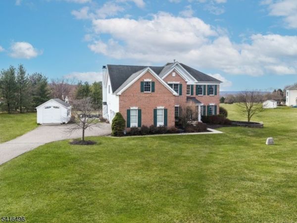 16 Steeplechase Lane, Franklin, NJ 08802