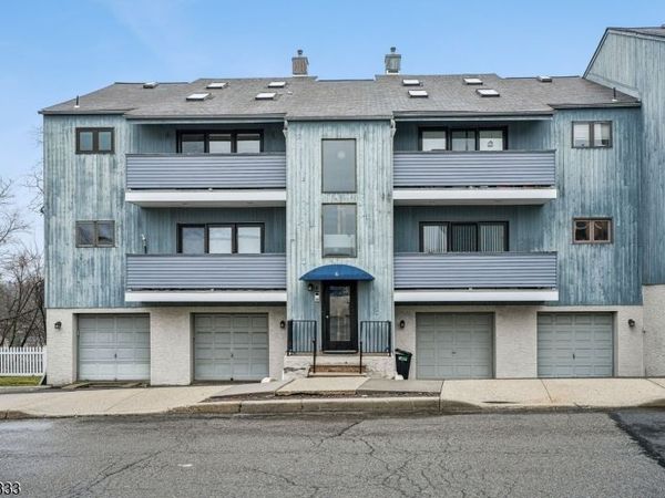 6 Domessina Ln, Caldwell, NJ 07006