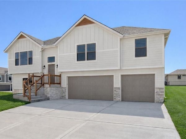 1325 N Holland Court, Independence, MO 64056