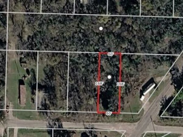 806 W Main Street , Ladonia, TX 75449