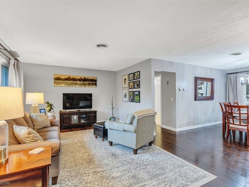 10152 Lynn Drive, North Royalton, OH 44133 Photo 6