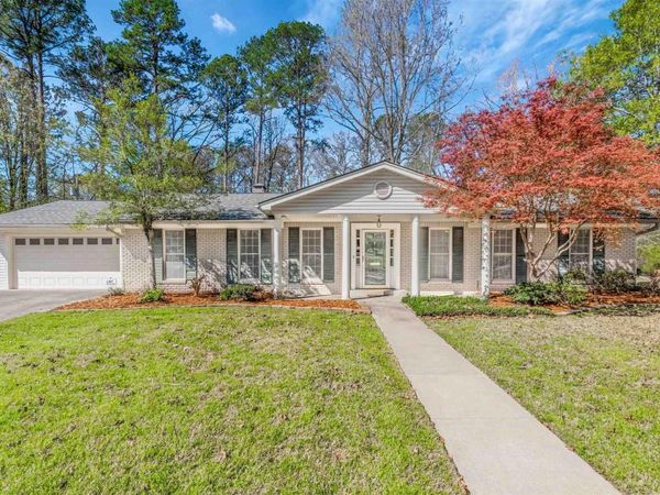 8 Stoney Brook Court, Little Rock, AR 72227