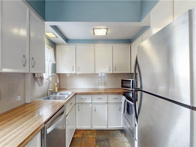 1940 Falls Avenue, Cuyahoga Falls, OH 44223 Photo 8