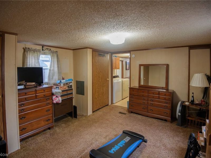 708 Country Pines Drive SW, Warren, OH 44481 Photo 10