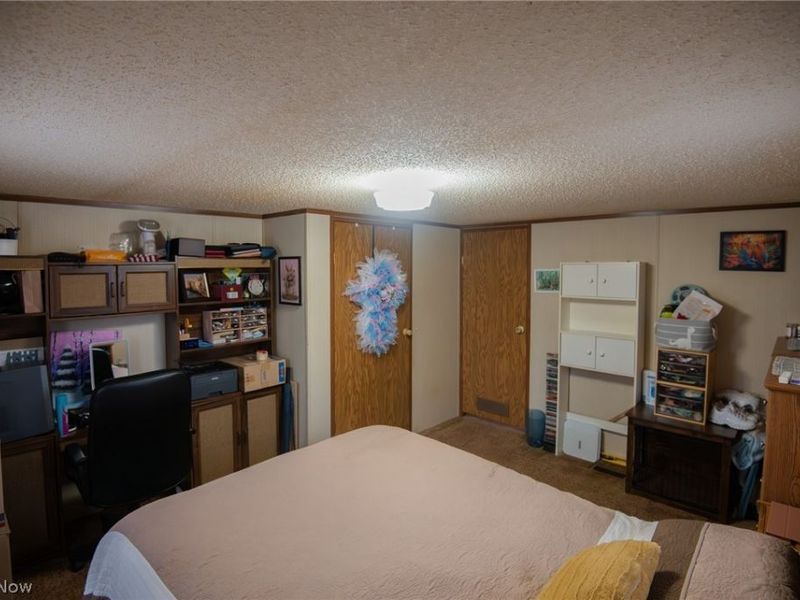 708 Country Pines Drive SW, Warren, OH 44481 Photo 8