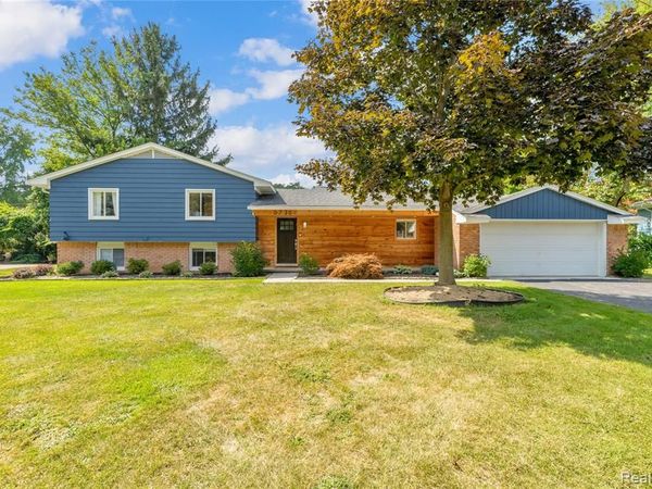 6736 Timber Ridge Drive, Bloomfield Hills, MI 48301