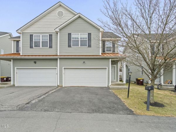 8 Amalia Lane, Rensselaer, NY 12144