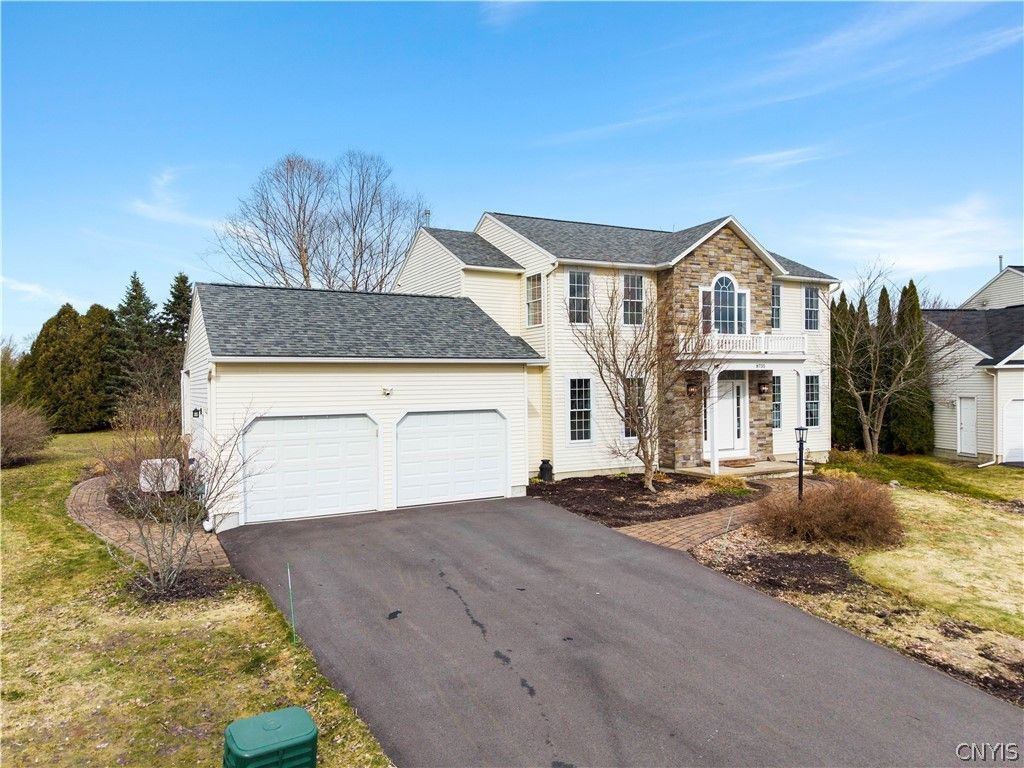 8735 Alizarin Avenue, Cicero, NY 13039 Main Photo