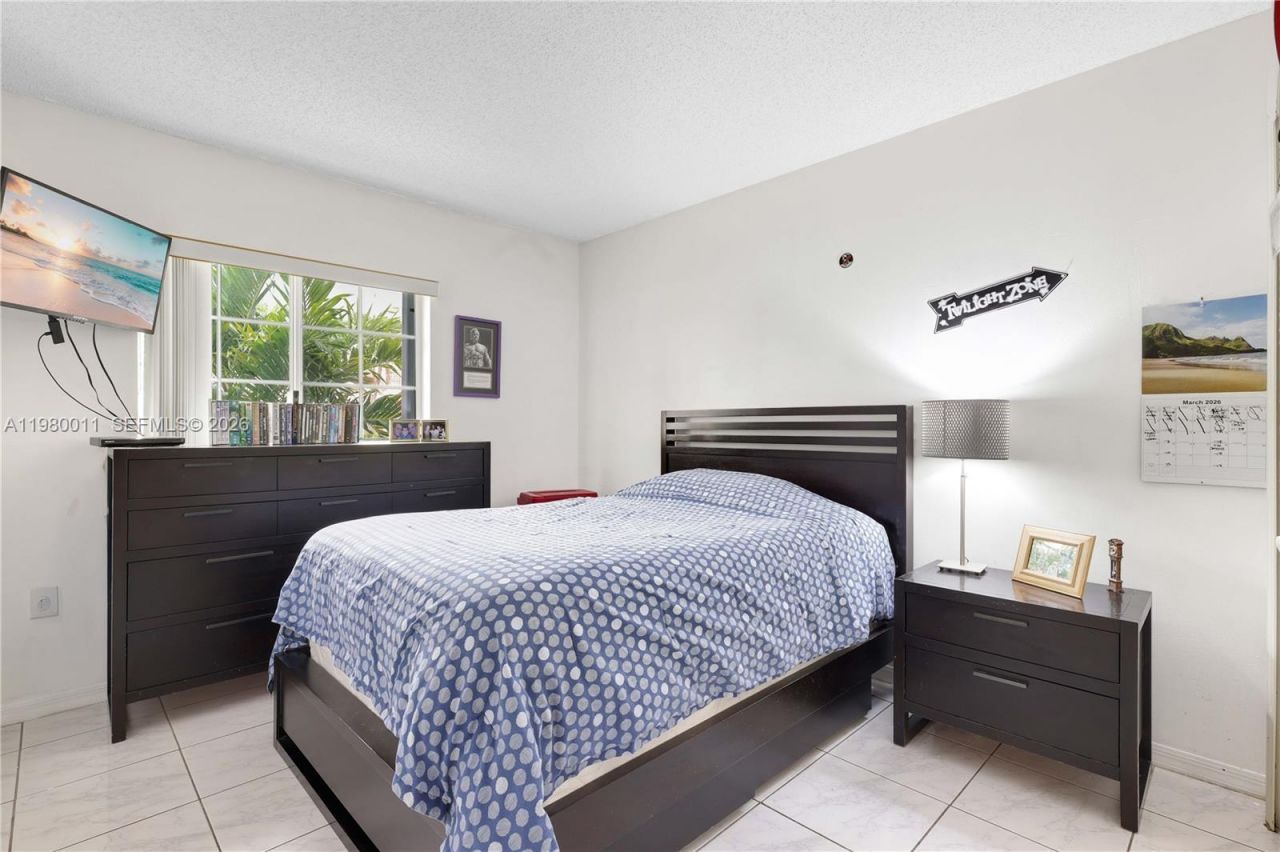 8269 SW 157th Pl, Miami, FL 33193 Photo