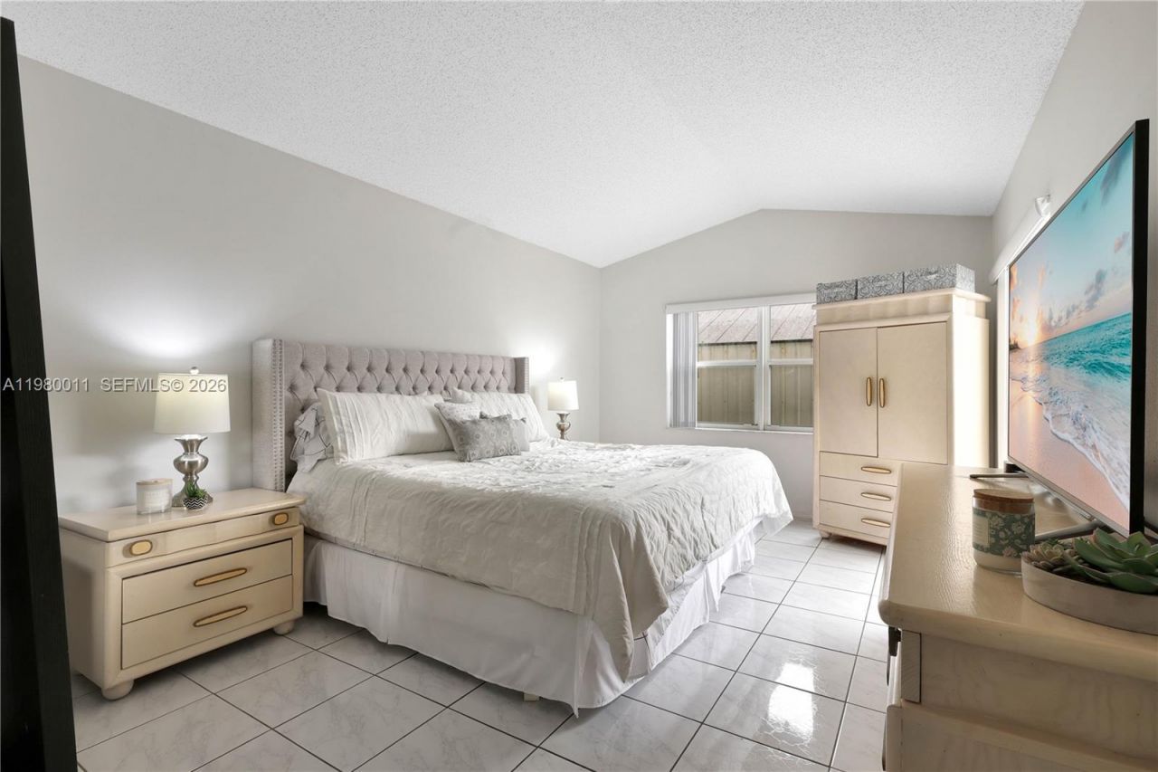 8269 SW 157th Pl, Miami, FL 33193 Photo