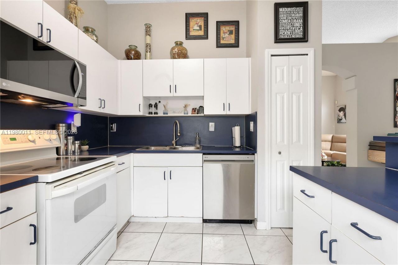 8269 SW 157th Pl, Miami, FL 33193 Photo