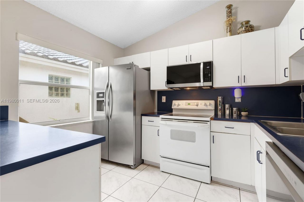 8269 SW 157th Pl, Miami, FL 33193 Photo