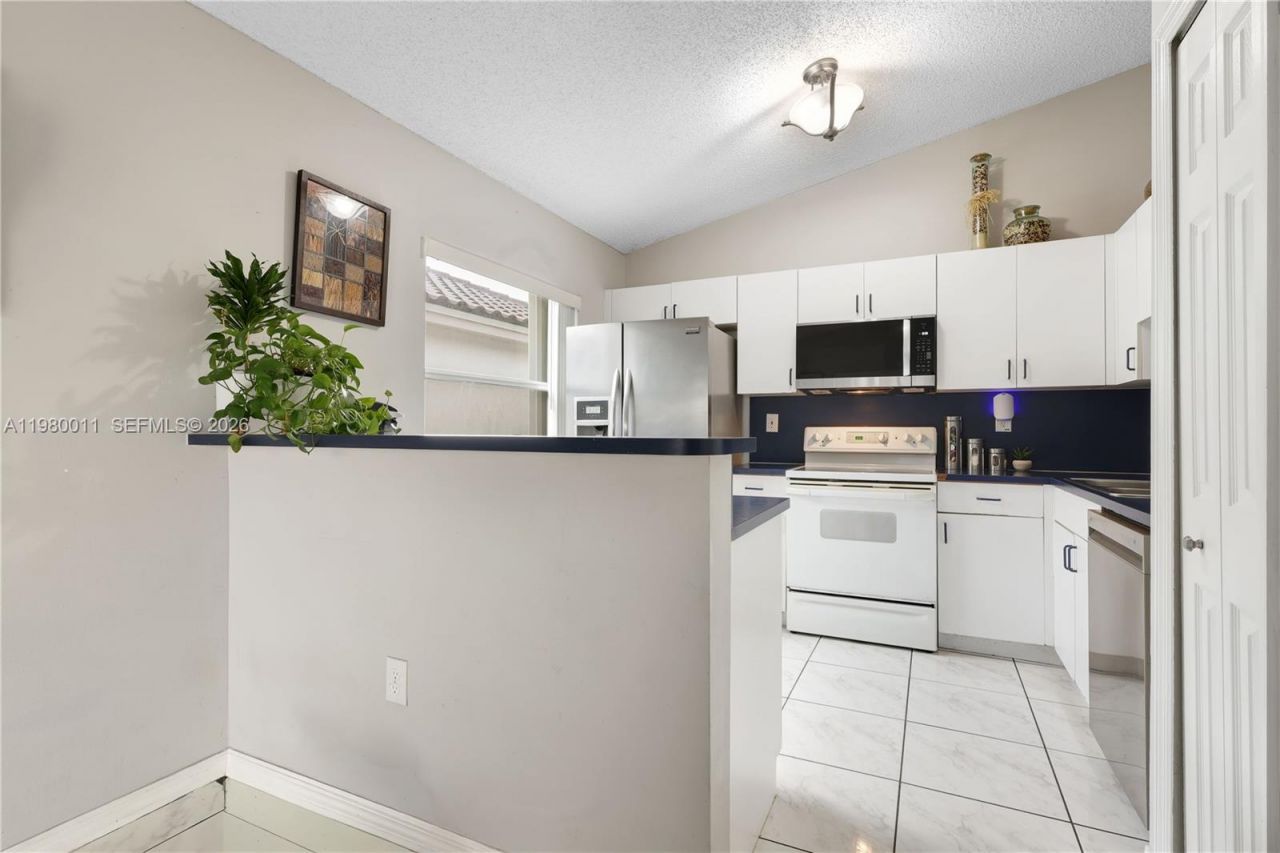 8269 SW 157th Pl, Miami, FL 33193 Photo