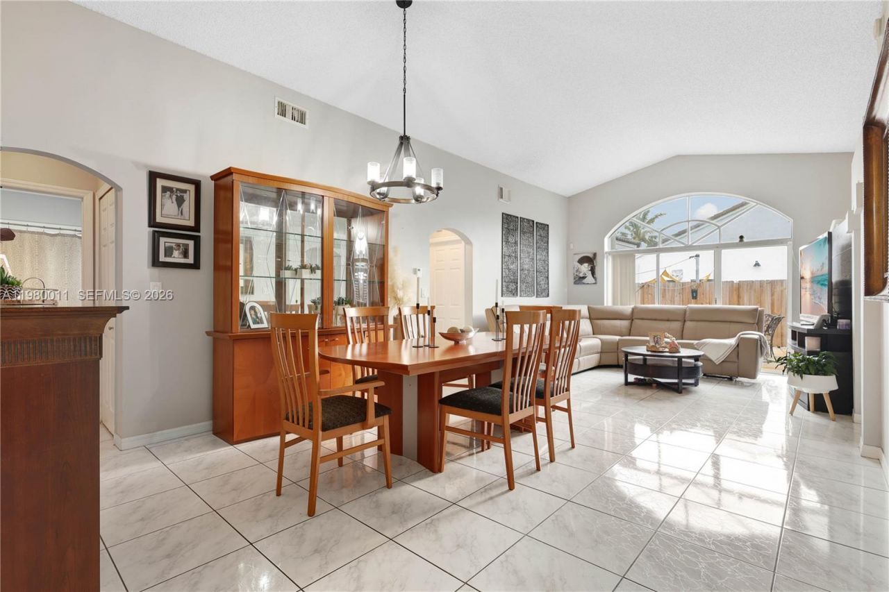 8269 SW 157th Pl, Miami, FL 33193 Photo