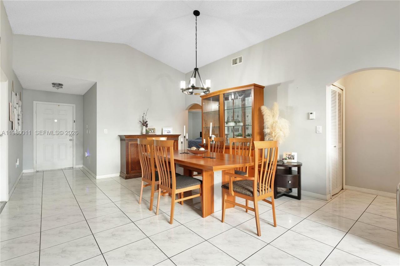 8269 SW 157th Pl, Miami, FL 33193 Photo