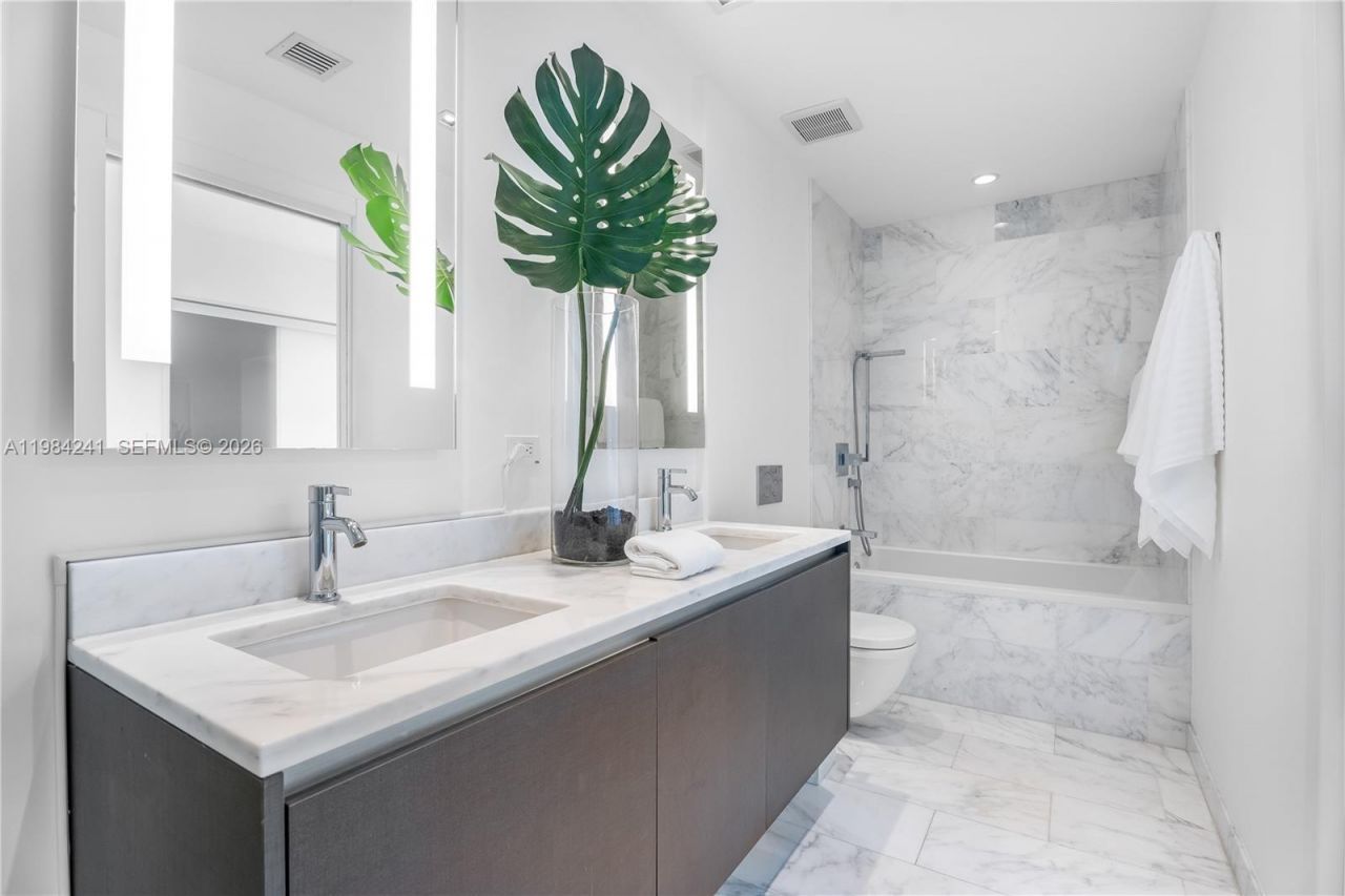 1451 Brickell Ave , Unit 2703, Miami, FL 33131 Photo