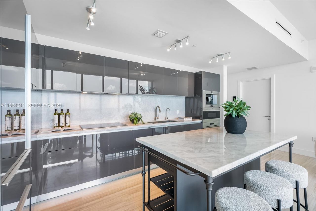 1451 Brickell Ave , Unit 2703, Miami, FL 33131 Photo