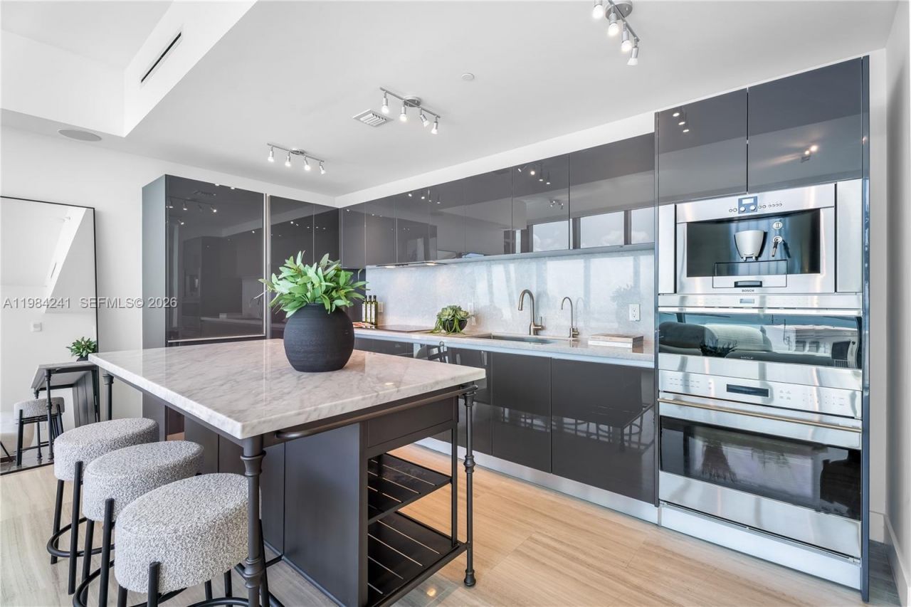 1451 Brickell Ave , Unit 2703, Miami, FL 33131 Photo