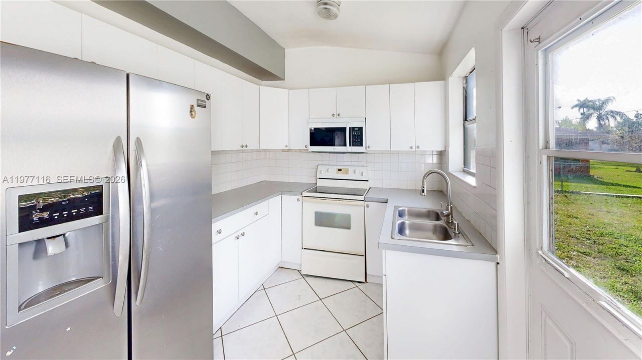 1610 NW 9th Ct , Homestead, FL 33030 Photo