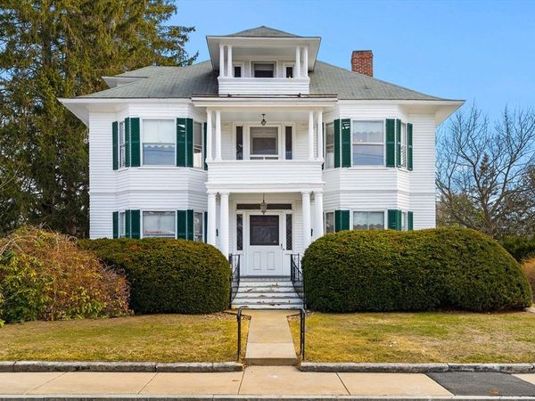 118 Sanders Ave, Lowell, MA 01851