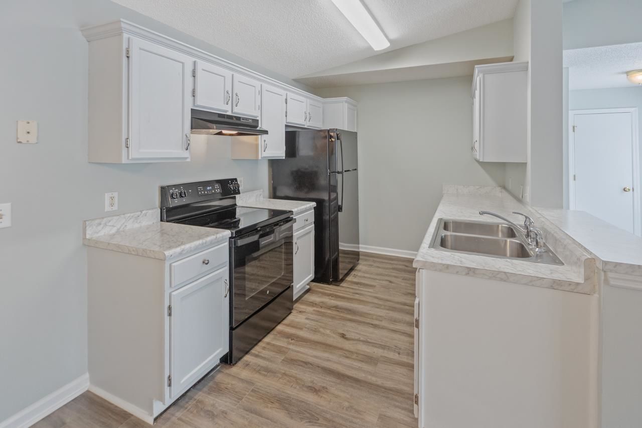 8562 Hopkins Circle Photo 13