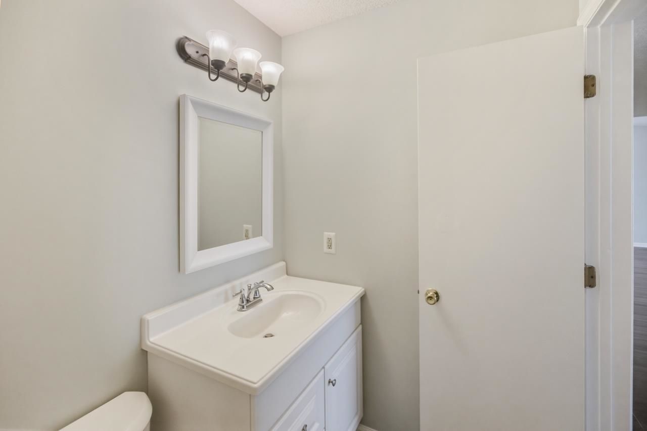 8562 Hopkins Circle Photo 23
