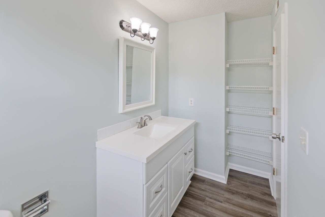 8562 Hopkins Circle Photo 29