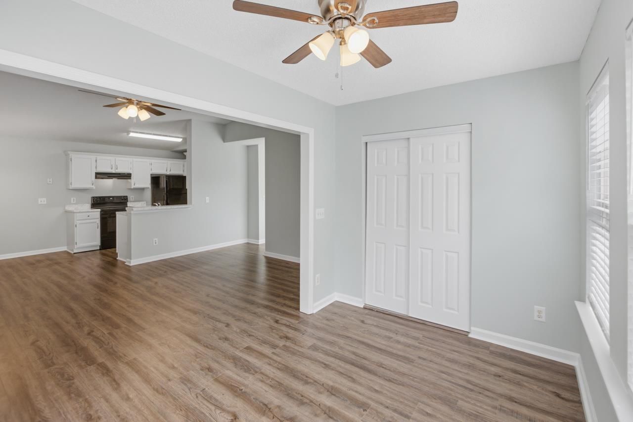 8562 Hopkins Circle Photo 8