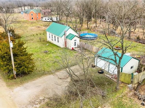 286 Labette Road, Quenemo, KS 66528