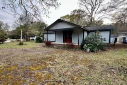 916 Leonard Drive photo 4