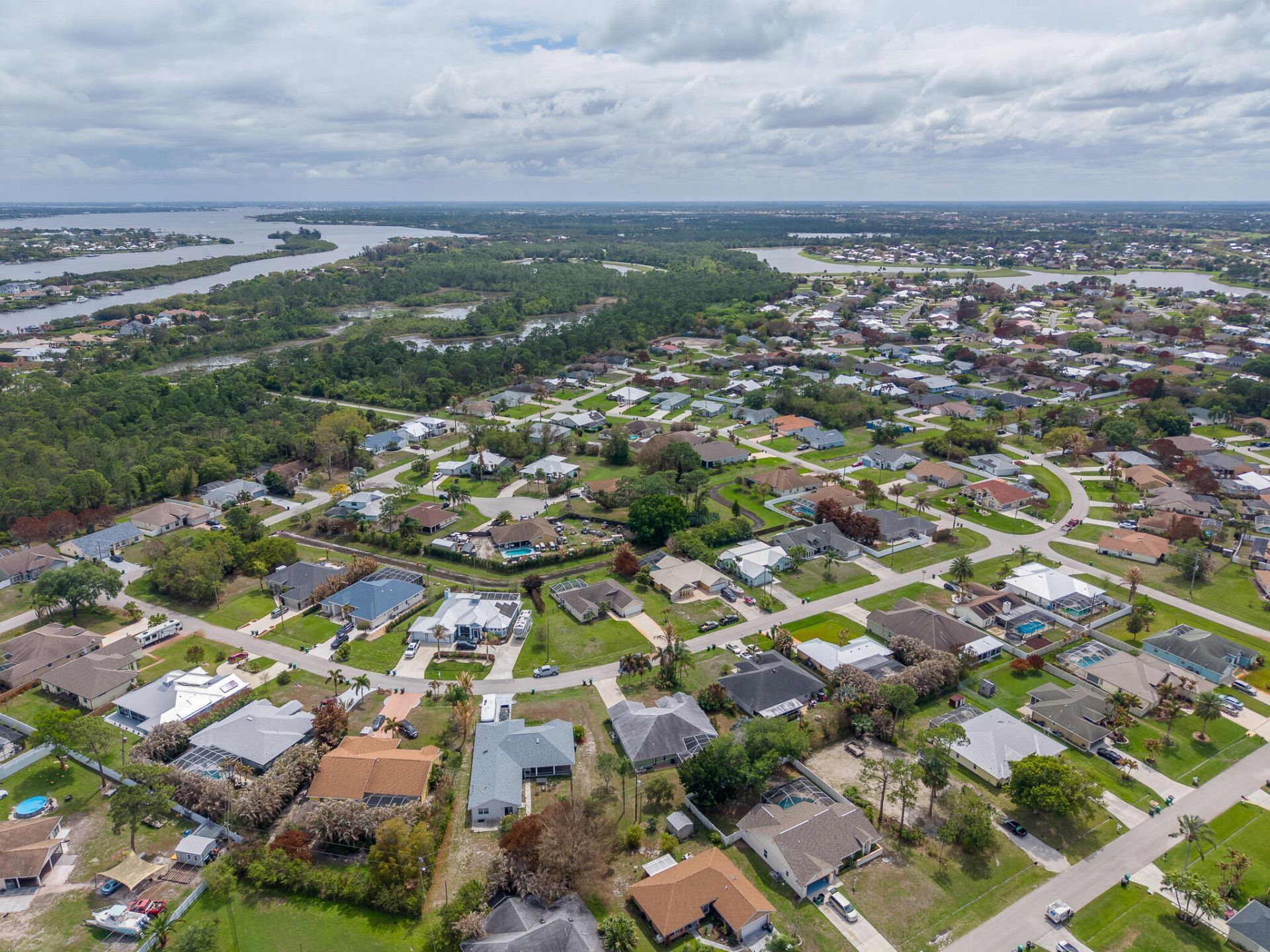 513 SE Cliff Road, Port Saint Lucie, FL 34984 Photo